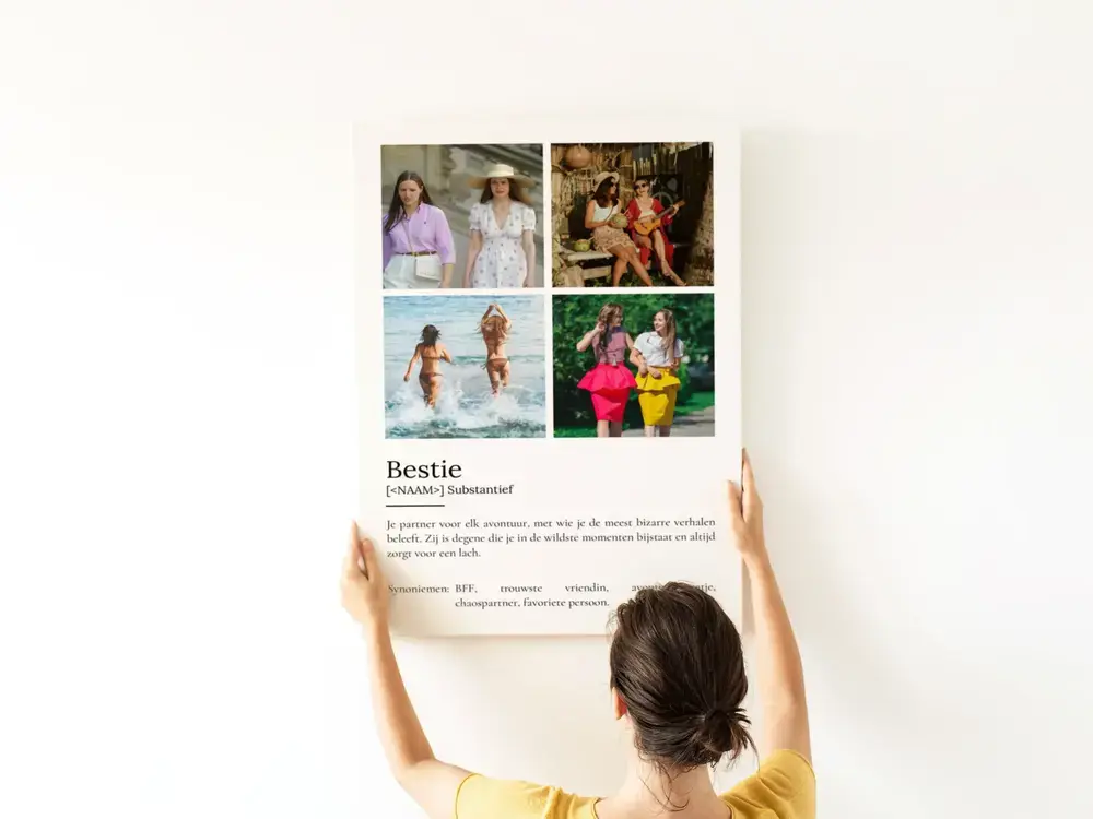 Poster met vier foto's en een definitie aan een witte muur, als persoonlijk cadeau voor een beste vriendin
