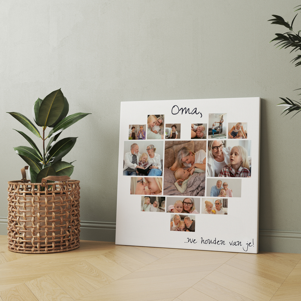 Hartvormige fotocollage op canvas, tegen de muur naast een kamerplant, als persoonlijk cadeau voor oma