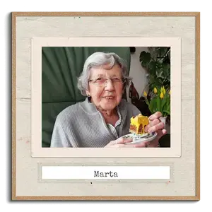 Creëer jouw Retro-Stijl Herdenkingsfoto met Marta's Portret