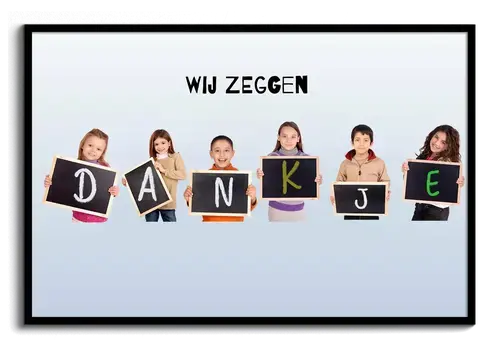 Fotocollage we zeggen dank je met kinderen op schoolbord met krijt