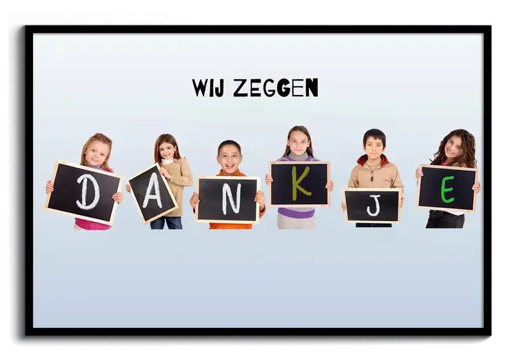 Fotocollage we zeggen dank je met kinderen op schoolbord met krijt
